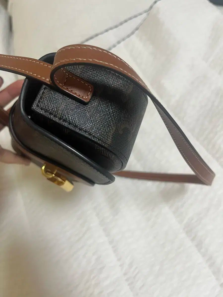 miu miu ネイビー 3wayデニムクラッチバッグ miu miu ネイビー 3wayデニムクラッチバッグ - メルカリ