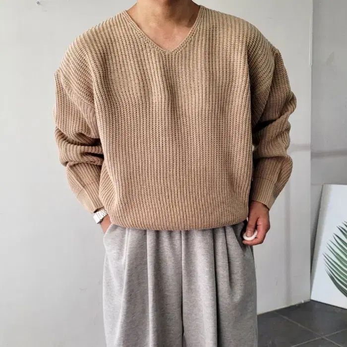 ESSENTIALS(エッセンシャルズ) ハチ リブ編み ボックスフィット Vネック 長袖 ニット セーター 7 カラー 95 ー 110size