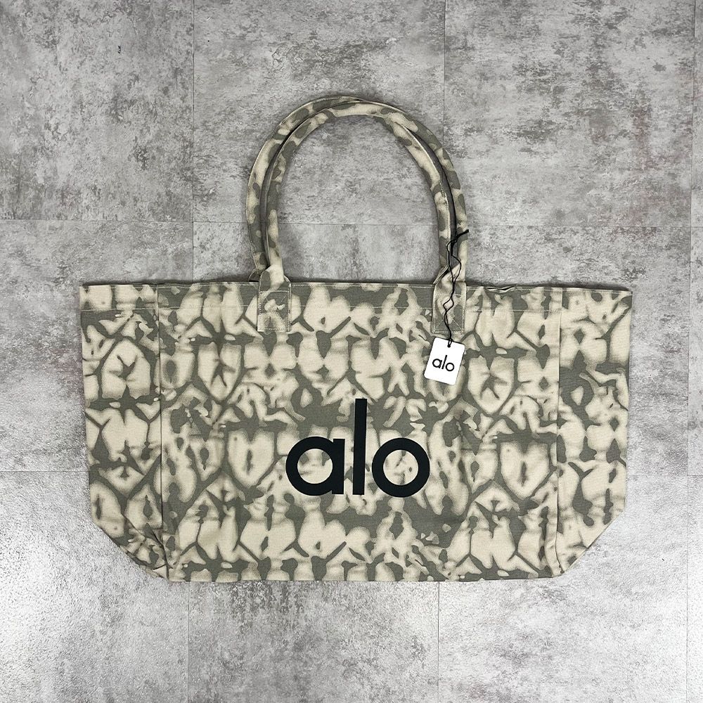 新品】Alo Yoga トートバッグ アローヨガ Iconic Shopper Tote