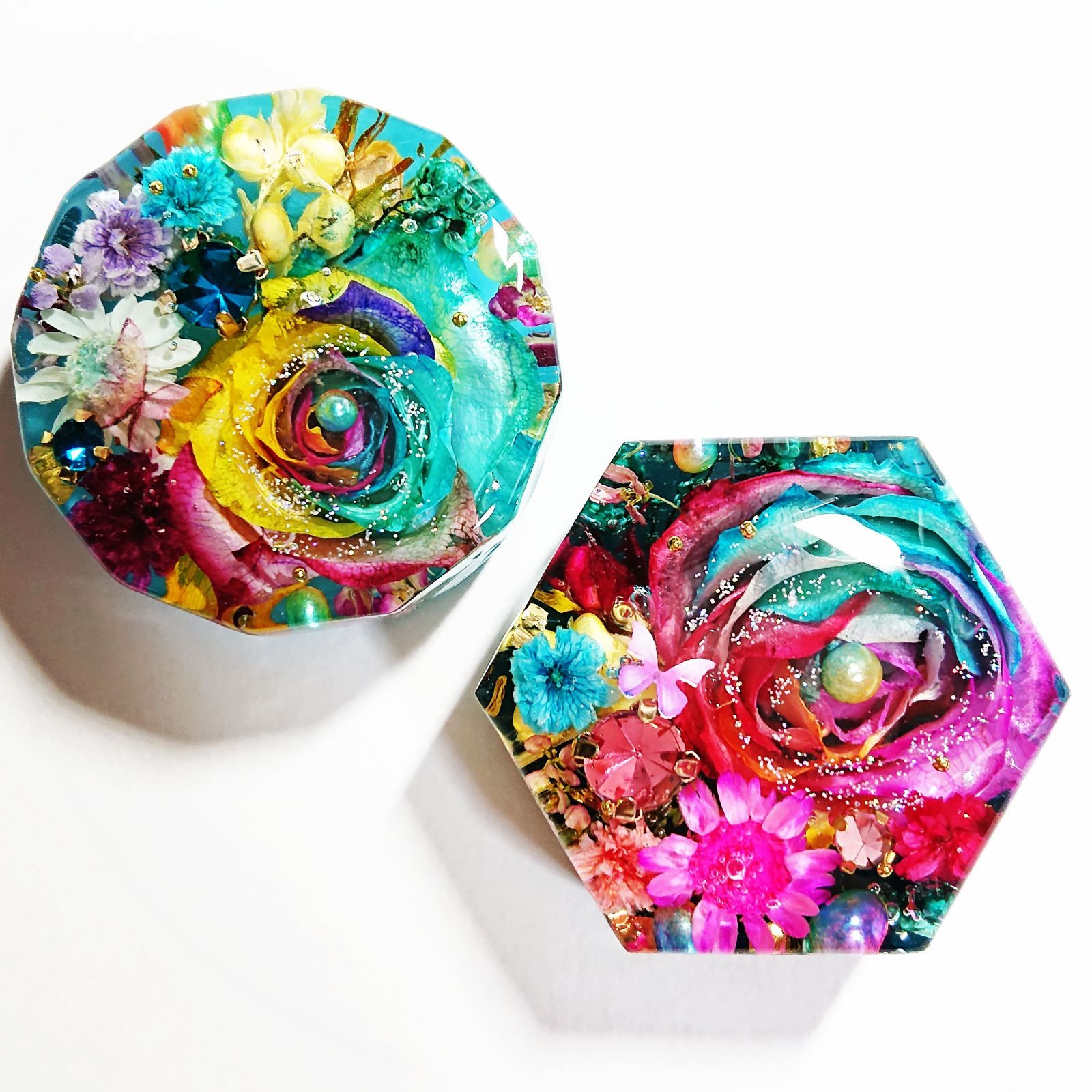 𝒩𝑜.27キラキラカラフル薔薇と蝶々レジン☆ヘアゴム♪ポニー