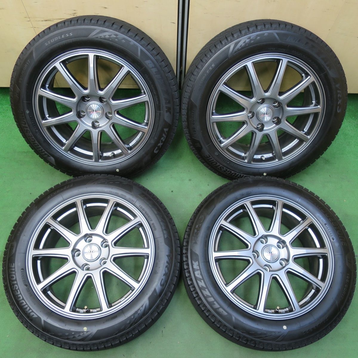 バリ溝！23年！キレイ！9.5分☆LOXARNY SPORT 195/60R17 スタッドレス 
