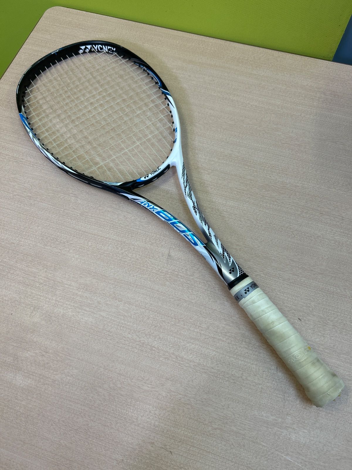 YONEX