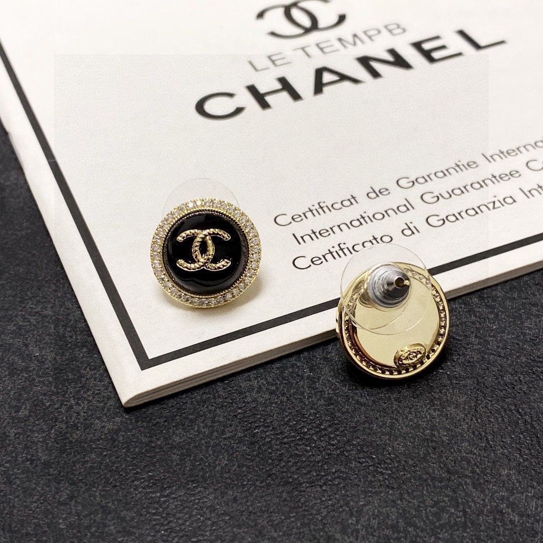 今日特価】Chanel ダブル C モノトーン ピアス 送料無料！在庫