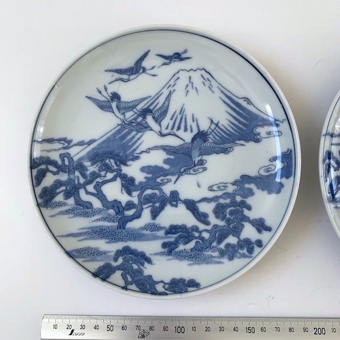 中皿　伊万里焼　富士・鶴・松【骨董品】２枚セット