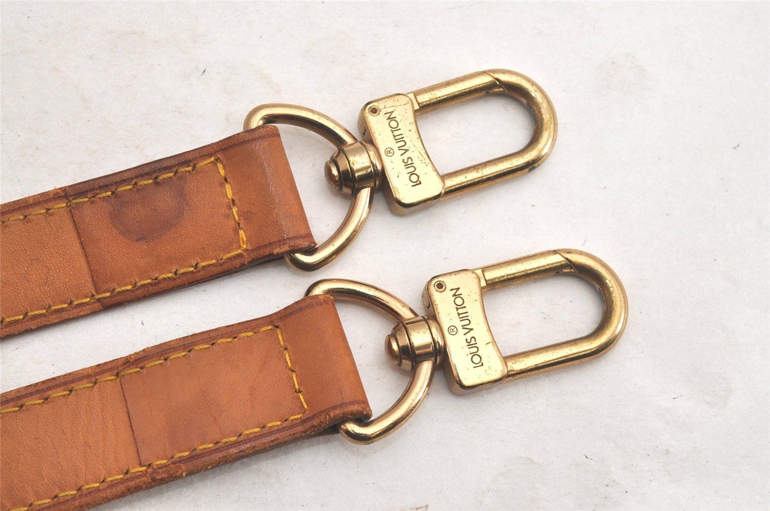 LOUIS VUITTON モノグラム レザーストラップベージュ、ブラック ショルダーストラップ（調整可能、幅4CM） モノグラム｜ルイ