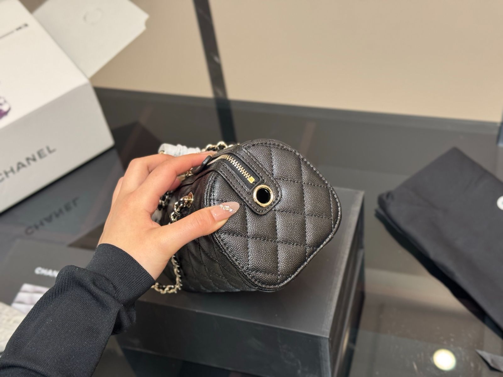 今日特価】Chanel 25P Bowling Bag ボーリングバッグ