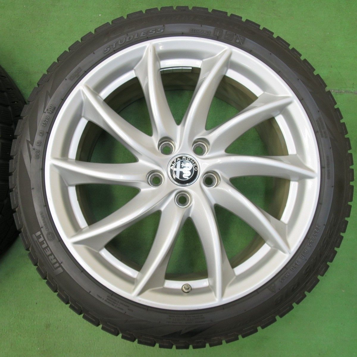センサー付！キレイ☆アルファロメオ ジュリア 純正 225/45R18 255 