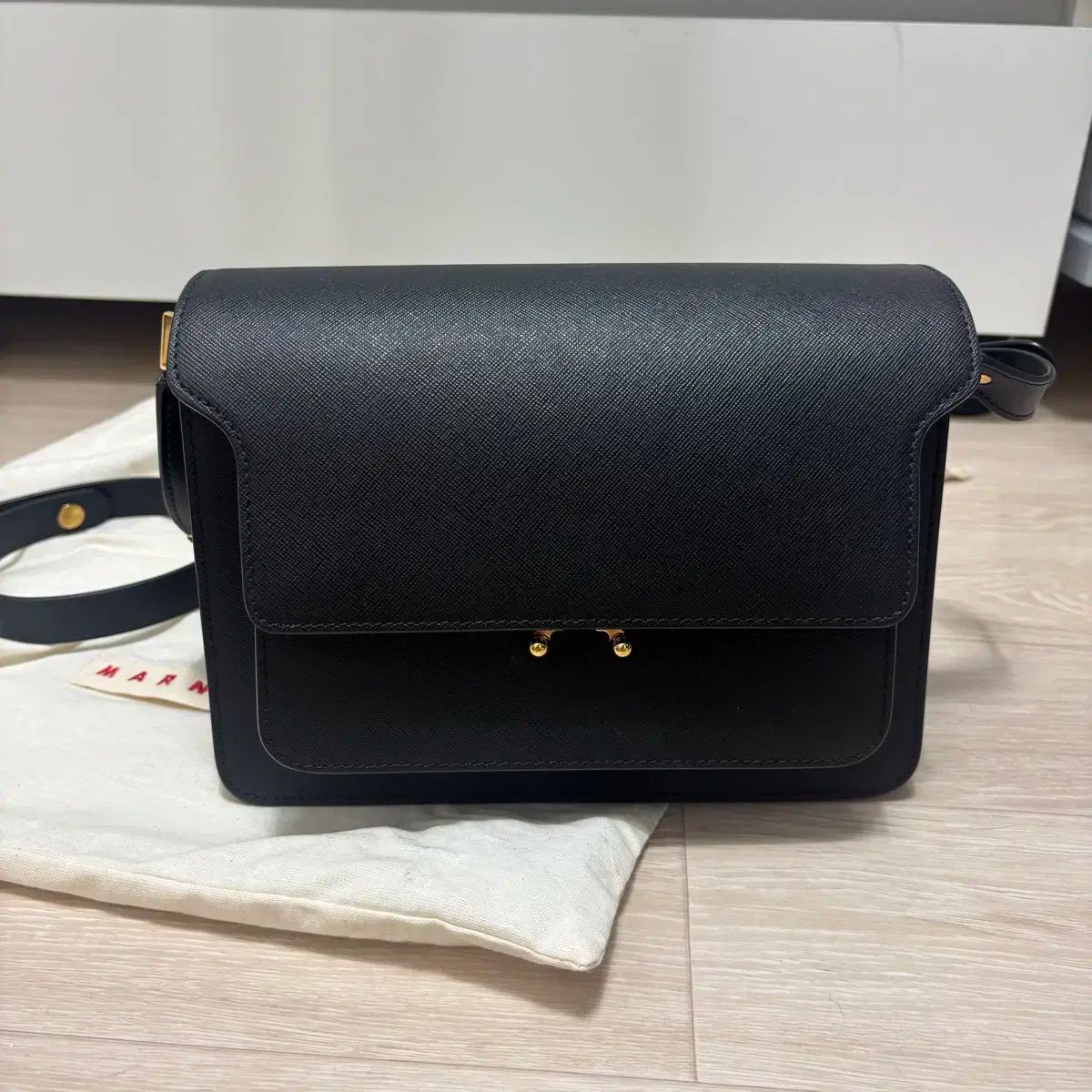 MARNI☆マルニ トランク バッグ ミディアム Sランク Marni(マルニ) トランクバッグ ミディアム サフィアーノ