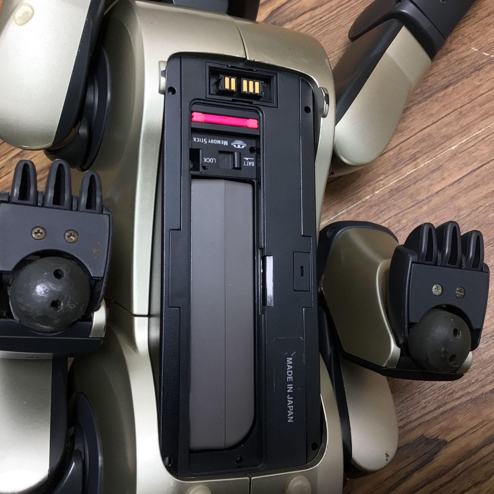 SONY AIBO ERA-210P1 ジャンク アイボ ジャンク品】SONY AIBO ERA-210P1アイボ ゴールド 訳あり - メルカリ