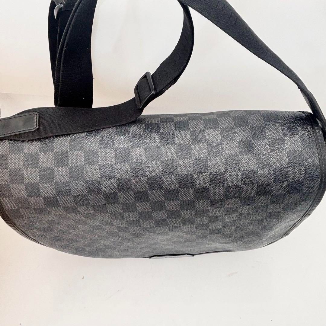 LOUIS VUITTON ルイヴィトン ダミエグラフィット ダニエルMM