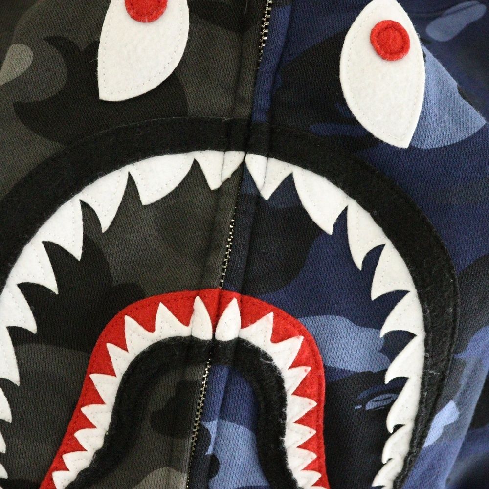 柔らかい (アベイシングエイプ) APE BATHING A Camo Zip Full Shark トップス