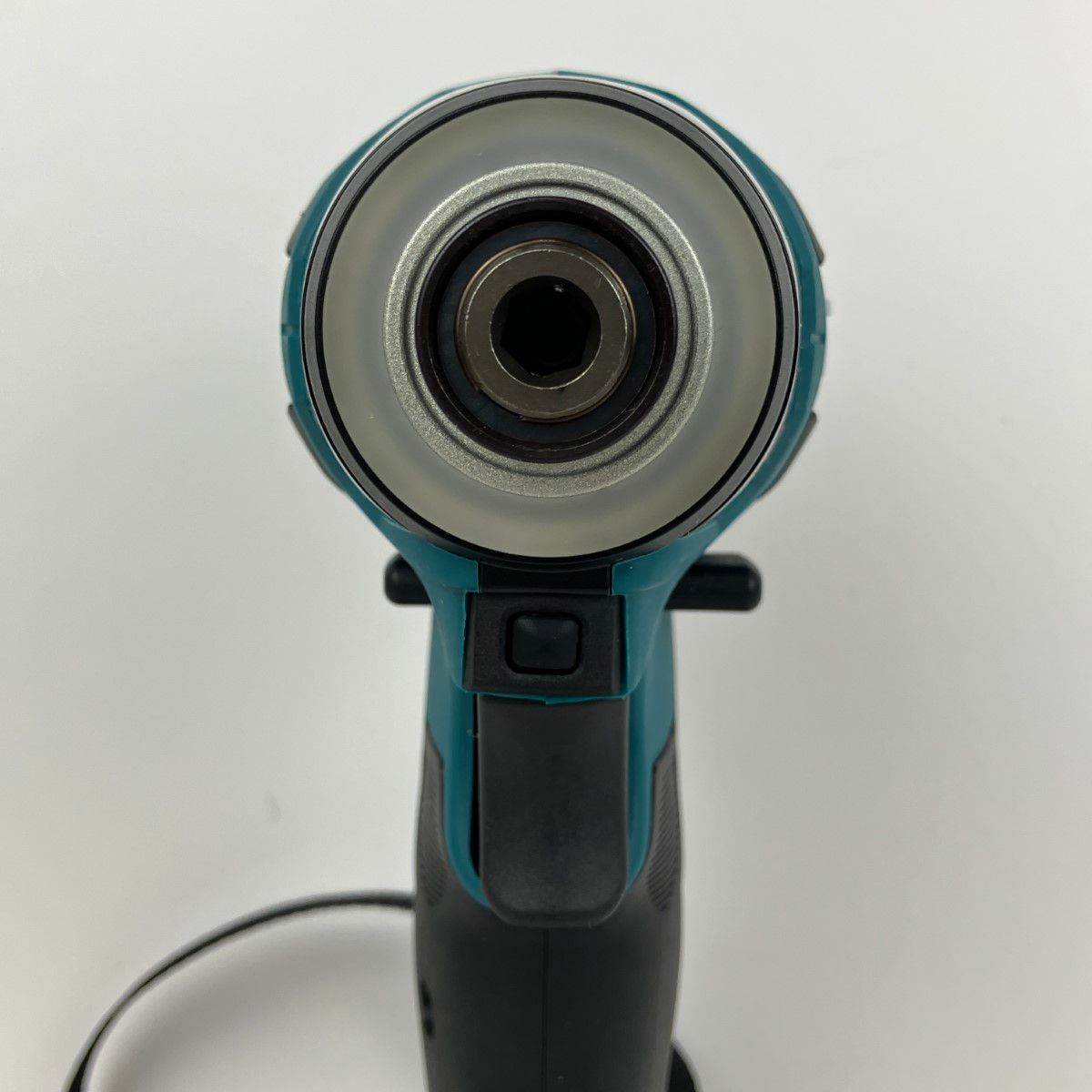 ЗЗMAKITA マキタ 18V 充電式インパクトドライバ 本体のみ ※充電器  