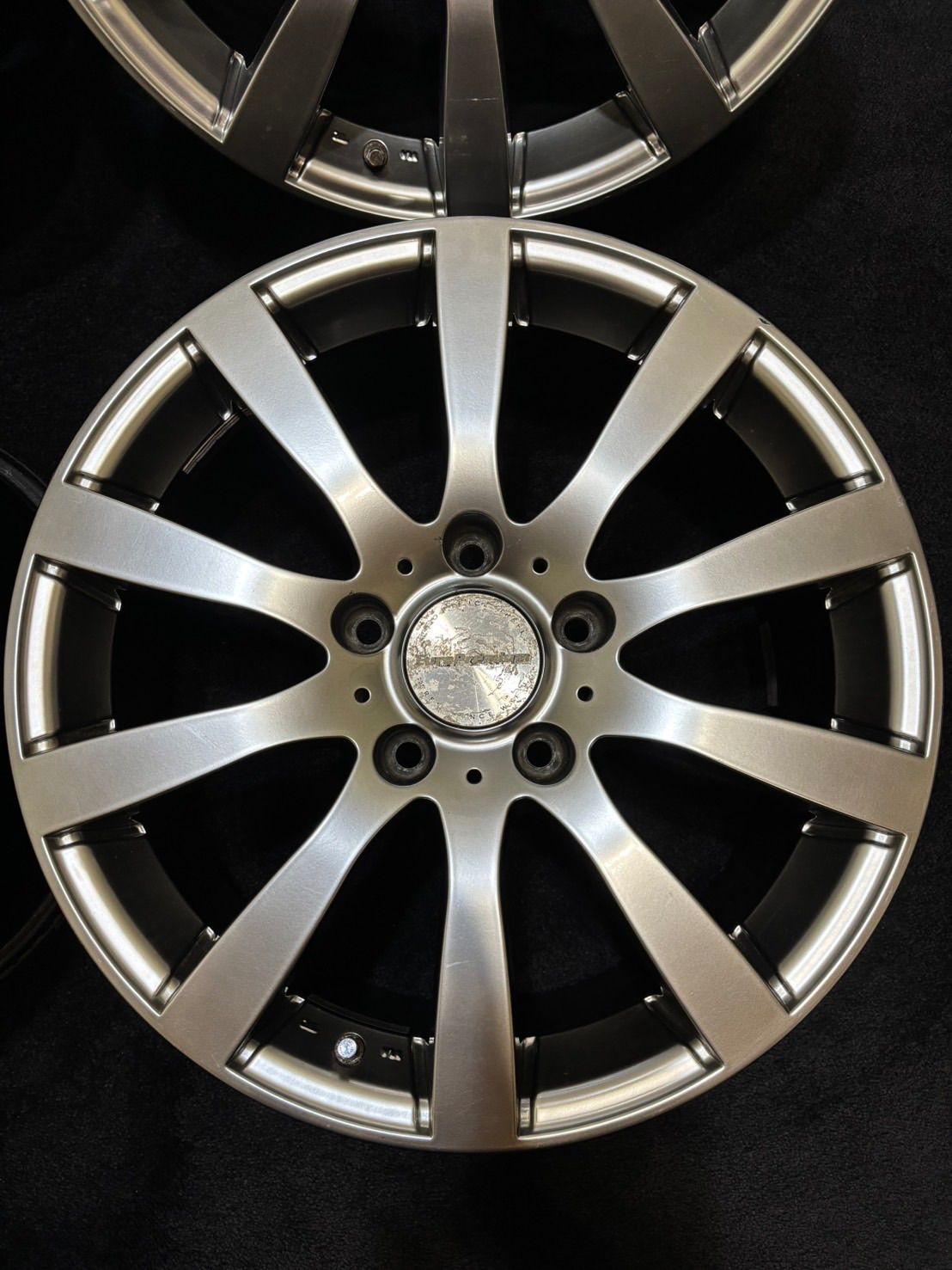 トゥアレグ 空気圧センサー付