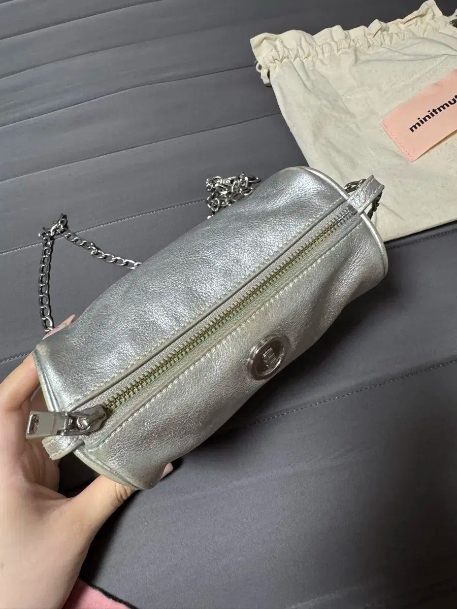 シルバー バッグ