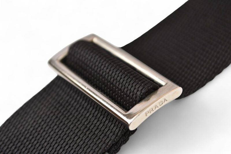 クロスボディバッグ