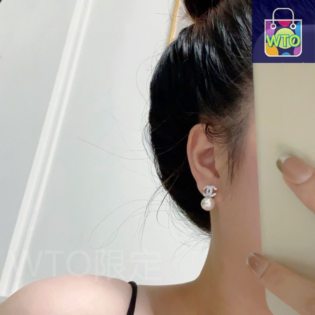 今日 Chanel シャネル ダブル C パール スモール イヤリング