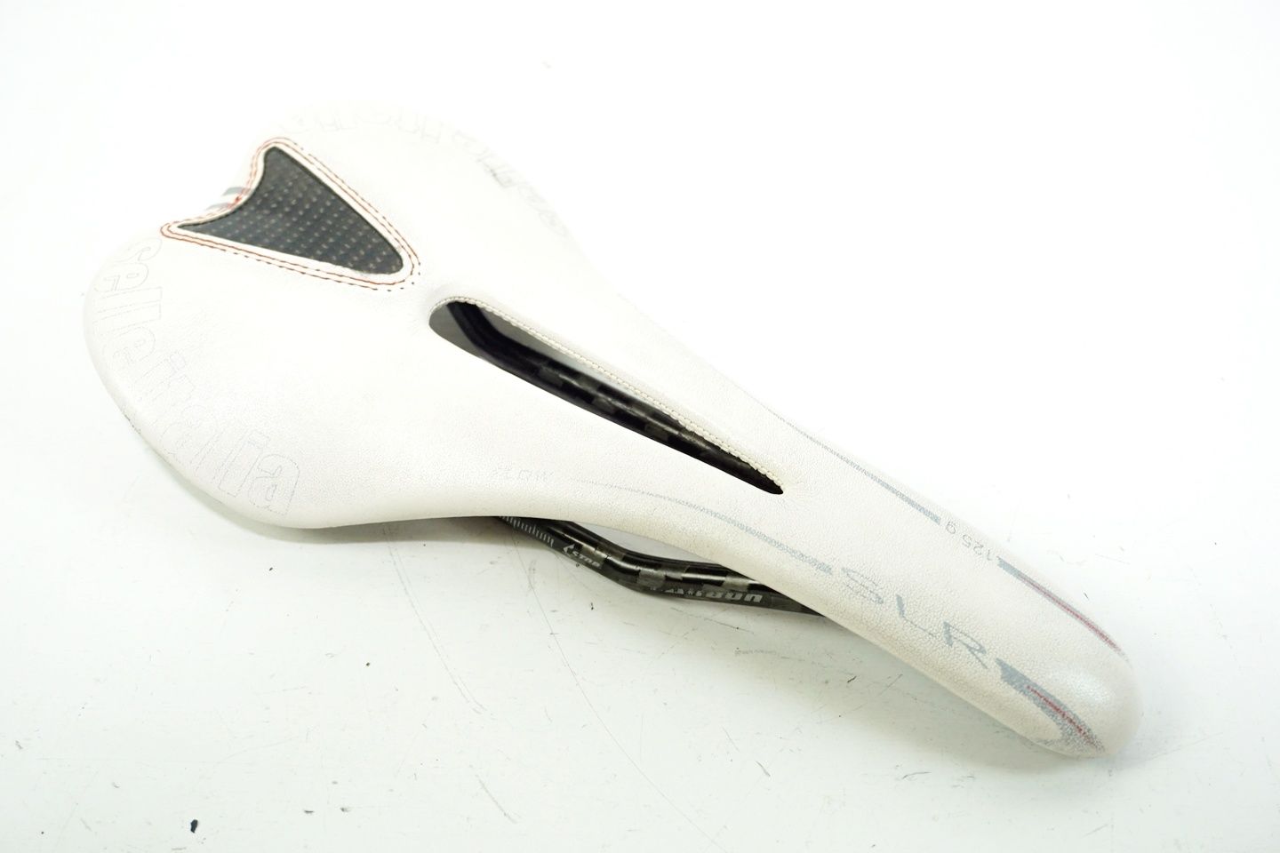 中古)selle ITALIA (セラ イタリア) SLR CARBON 135g カーボン
