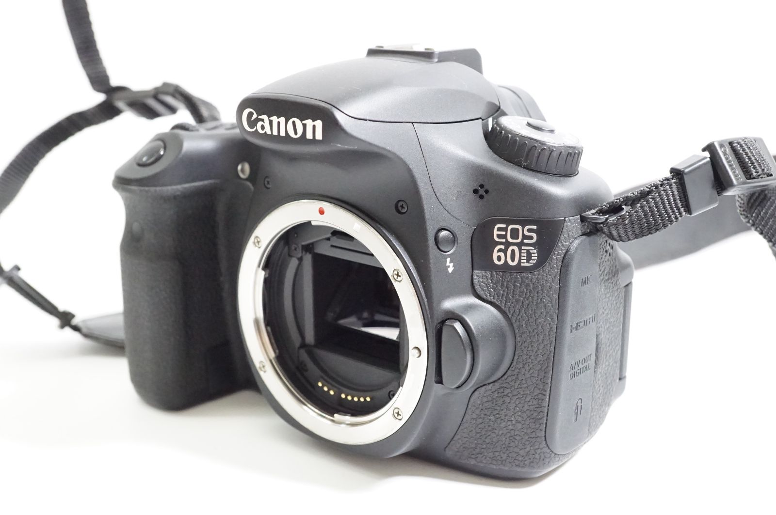 C111108)Canon EOS 60D デジタル一眼レフ 18－135㎜ レンズキット