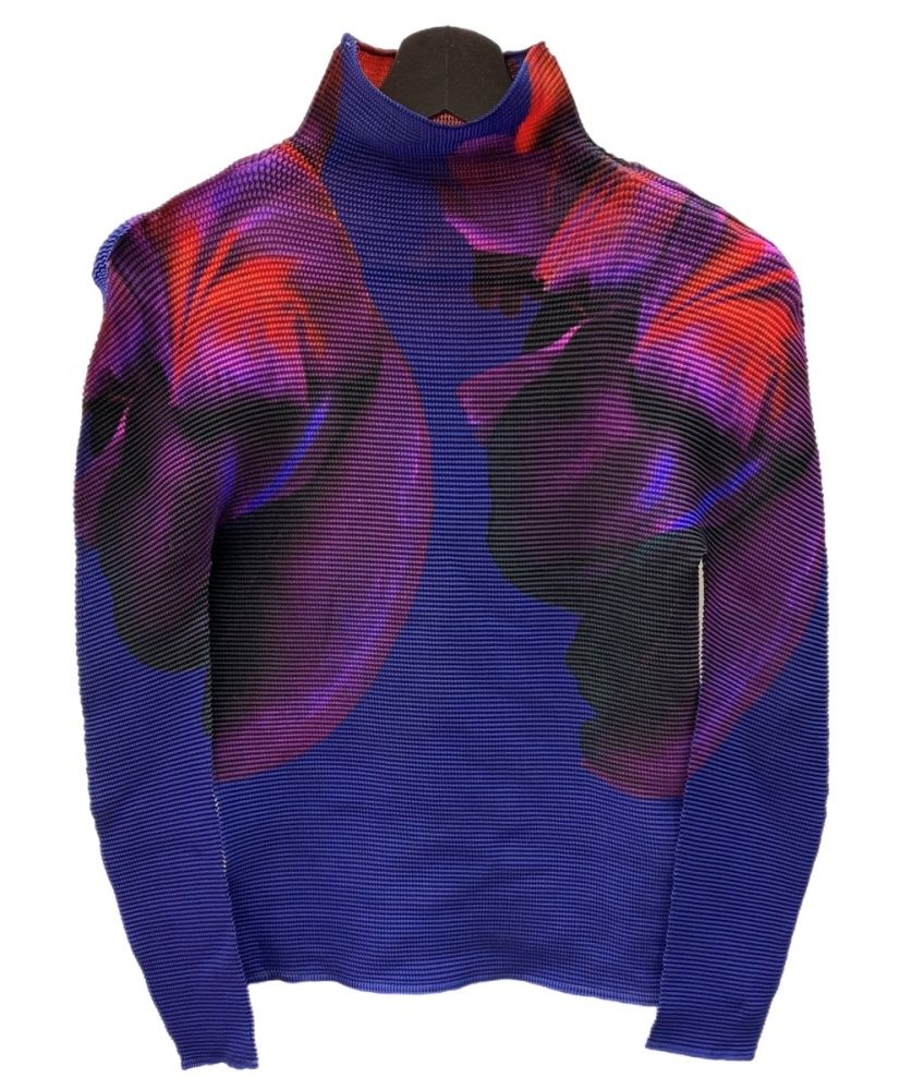 イッセイミヤケ ISSEY MIYAKE ミー me グラデーション シアー トップス 