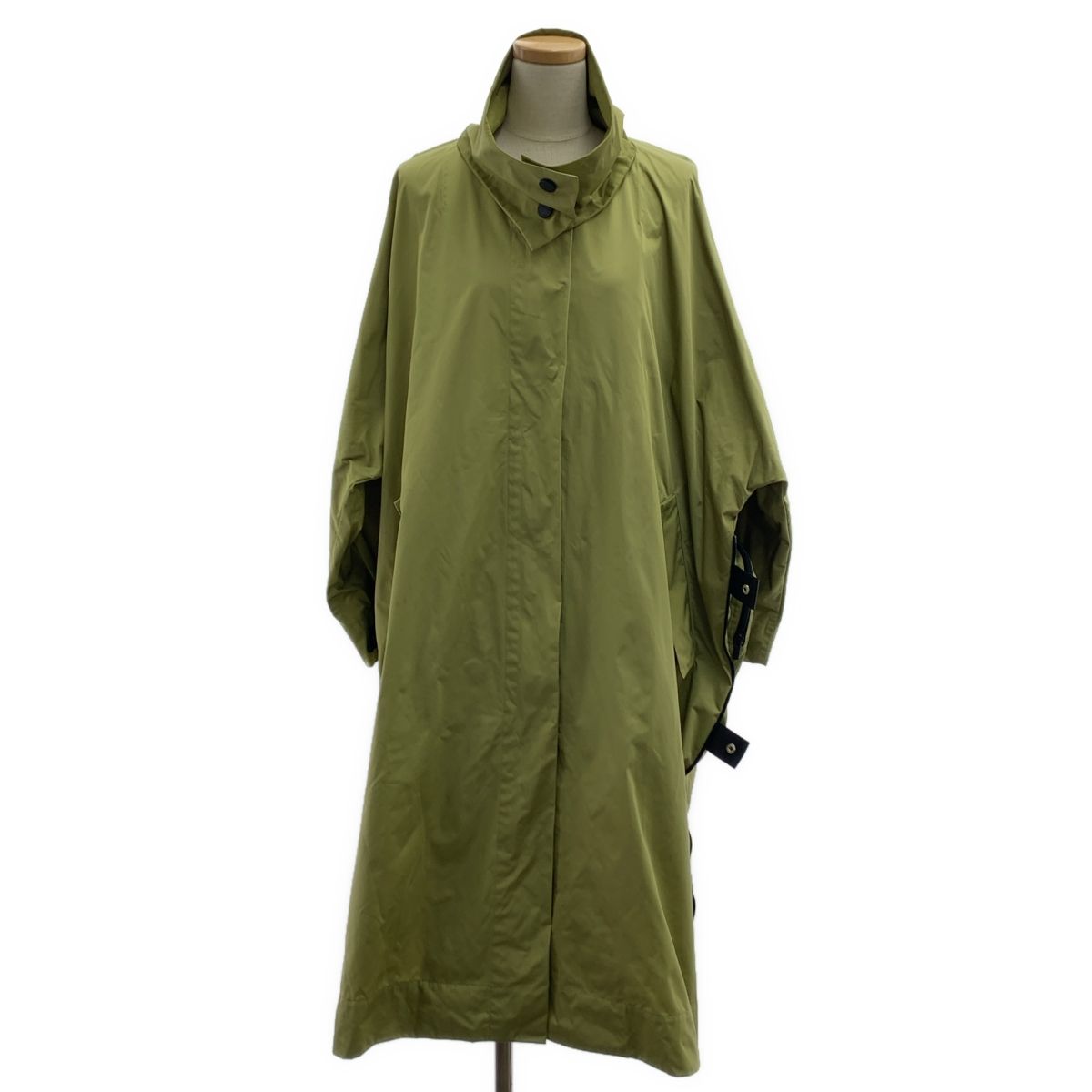 ISSEY MIYAKE | イッセイミヤケ | 撥水 ナイロン コート | パッカブル | 2 | カーキ | レディース