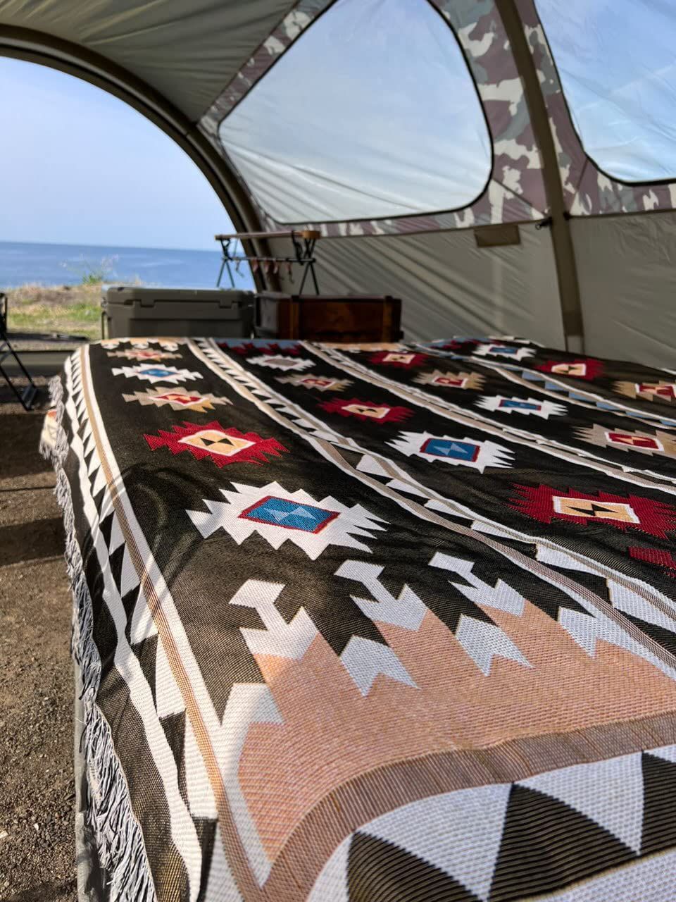 新着商品】キリム オルテカ柄 ネイティブ柄 お座敷スタイル濃い緑色