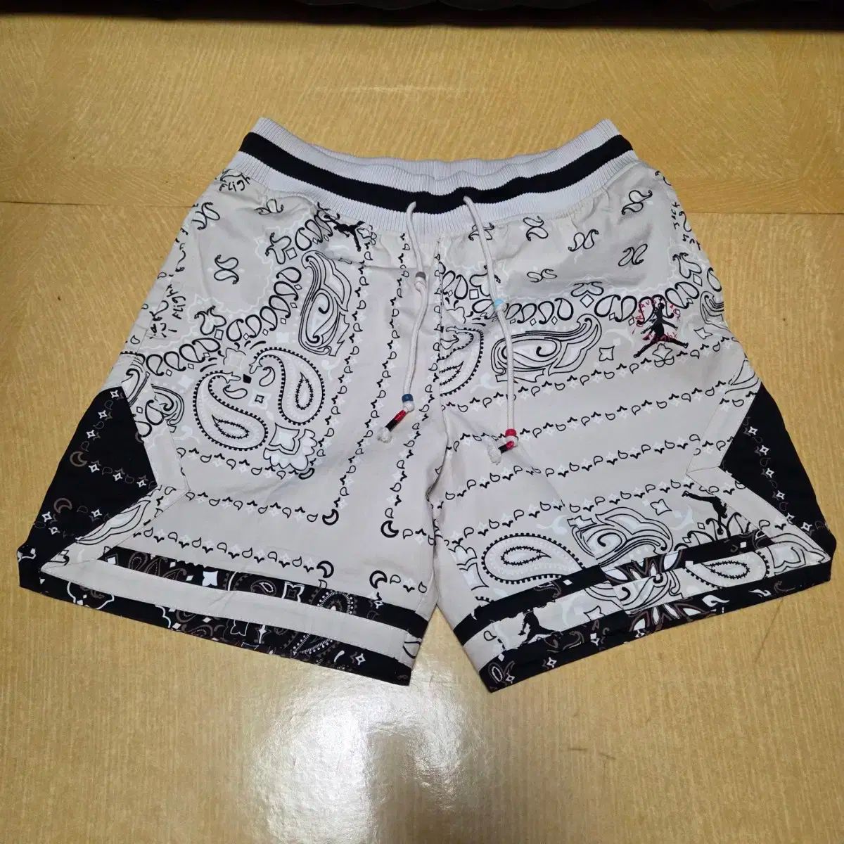 美品　マーク＆ロナ　ハーフパンツ　スカル柄　カモフラ　ロゴ刺繍　L 30%OFF価格／(超美品)MARK＆LONA マークアンドロナ ハーフパンツ