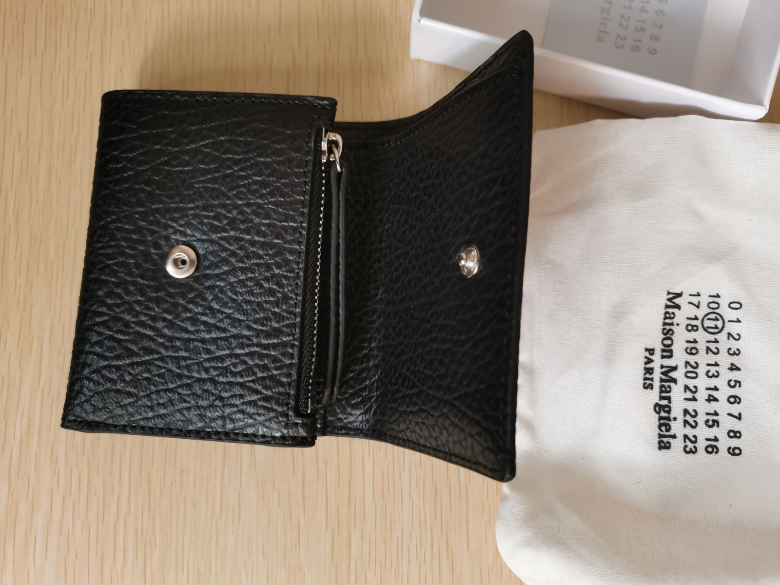 大人気品 Maison Margielaマルジェラ 三つ折り財布 グレイン