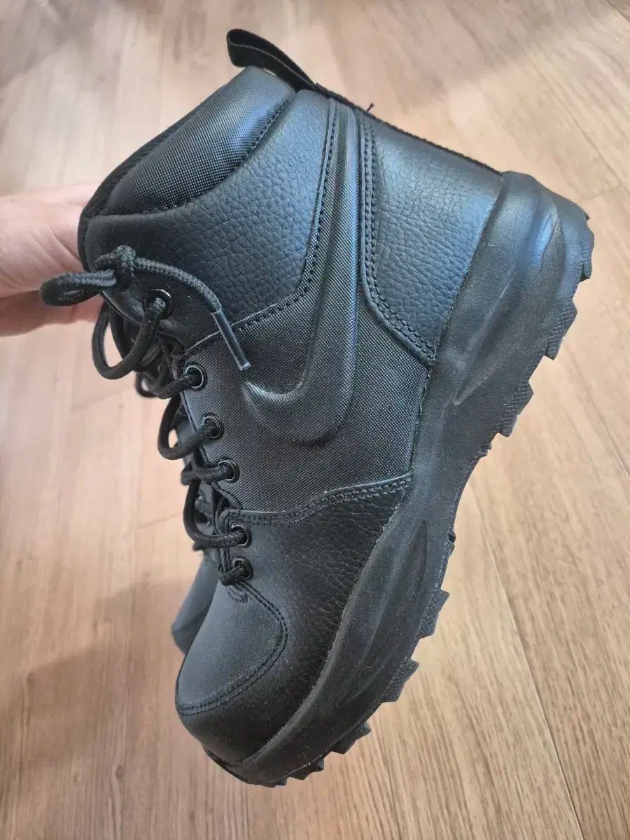 NIKE ナイキ マノア 235 サイズ