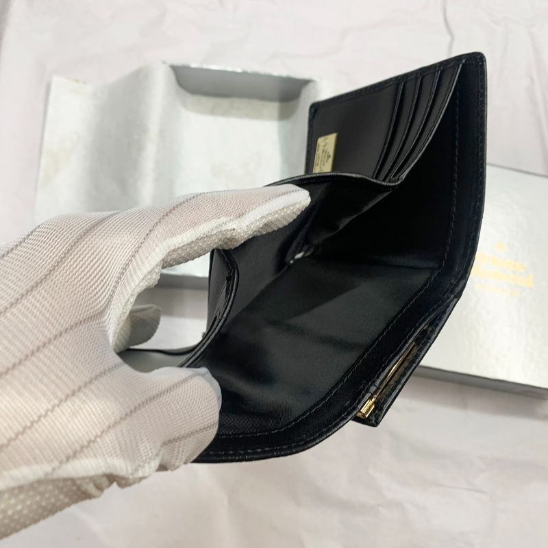 新品 ヴィヴィアンウエストウッド 財布 二つ折り Vivienne