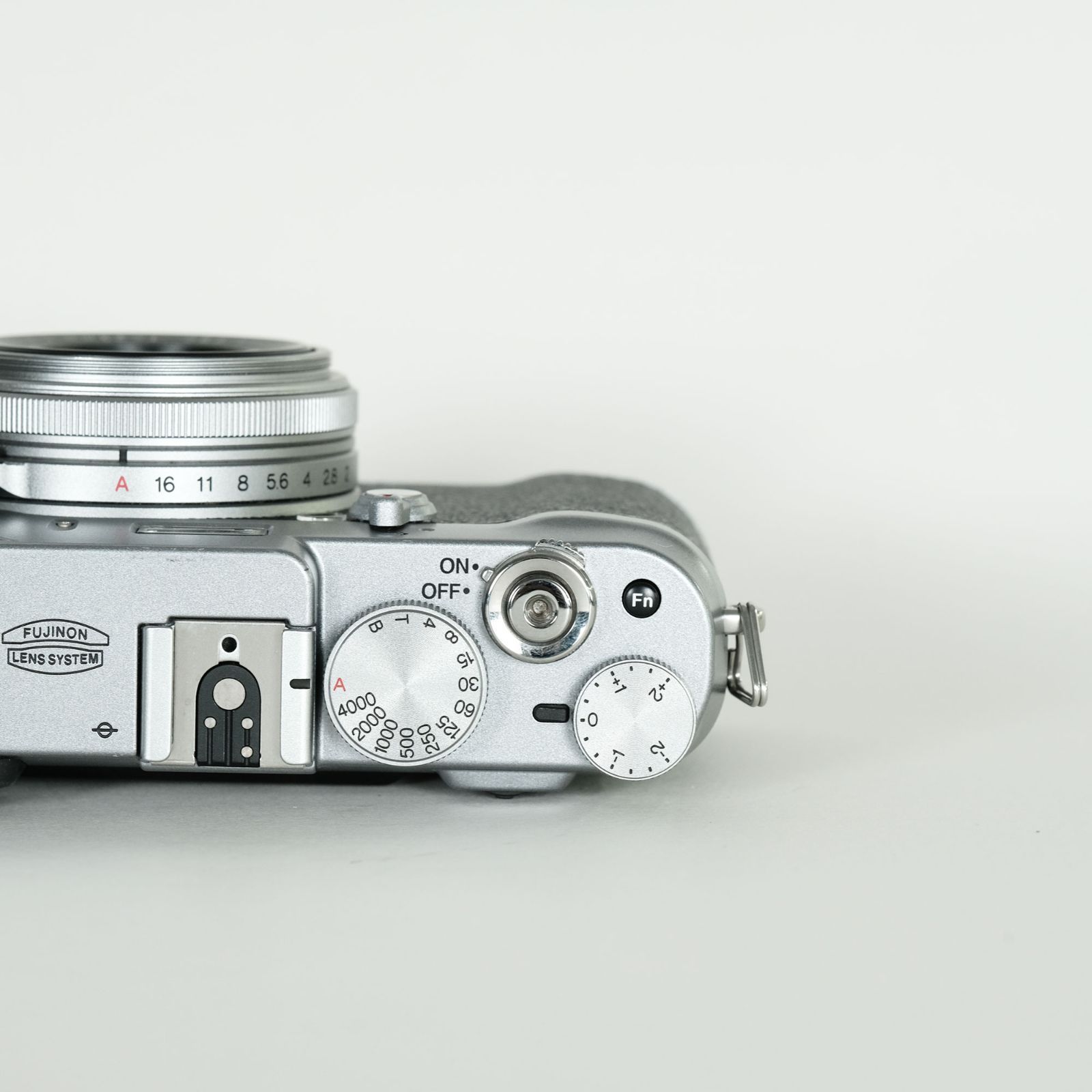 FUJIFILM FinePix X100 シルバー FUJIFILM Finepix X100 シルバー