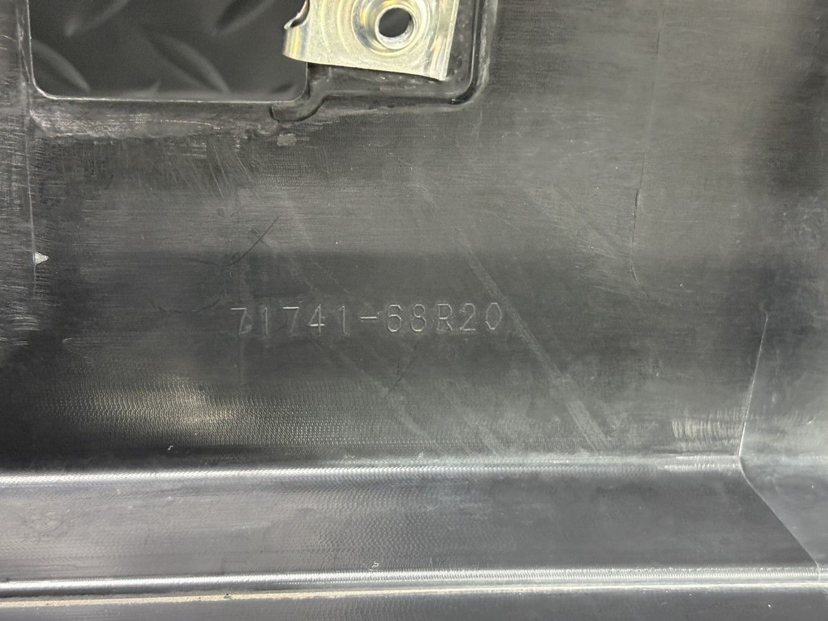 黒ブラック 品番71741-68R20