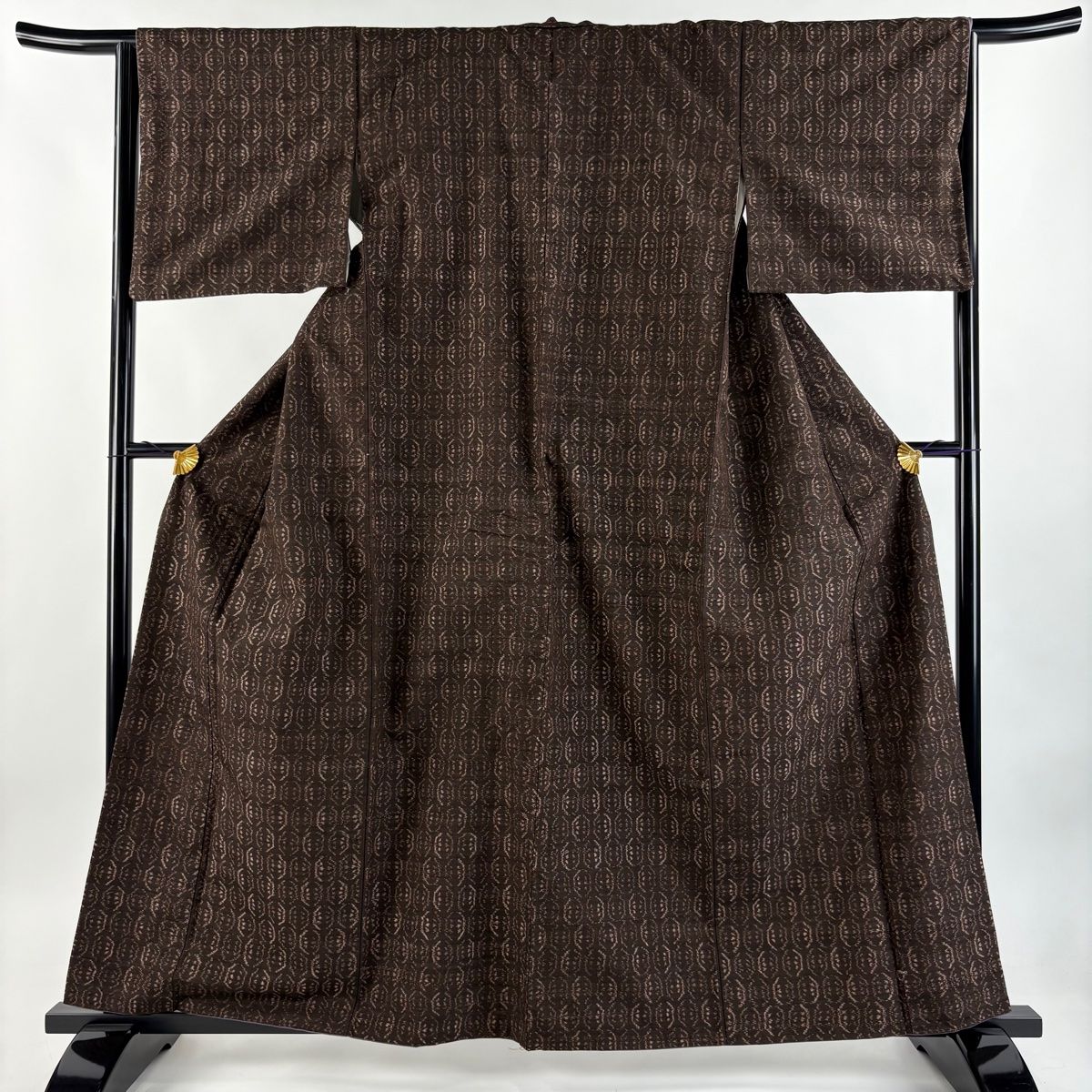 紬 身丈160cm 裄丈64cm M 袷 証紙 幾何学 焦茶色 正絹 名品