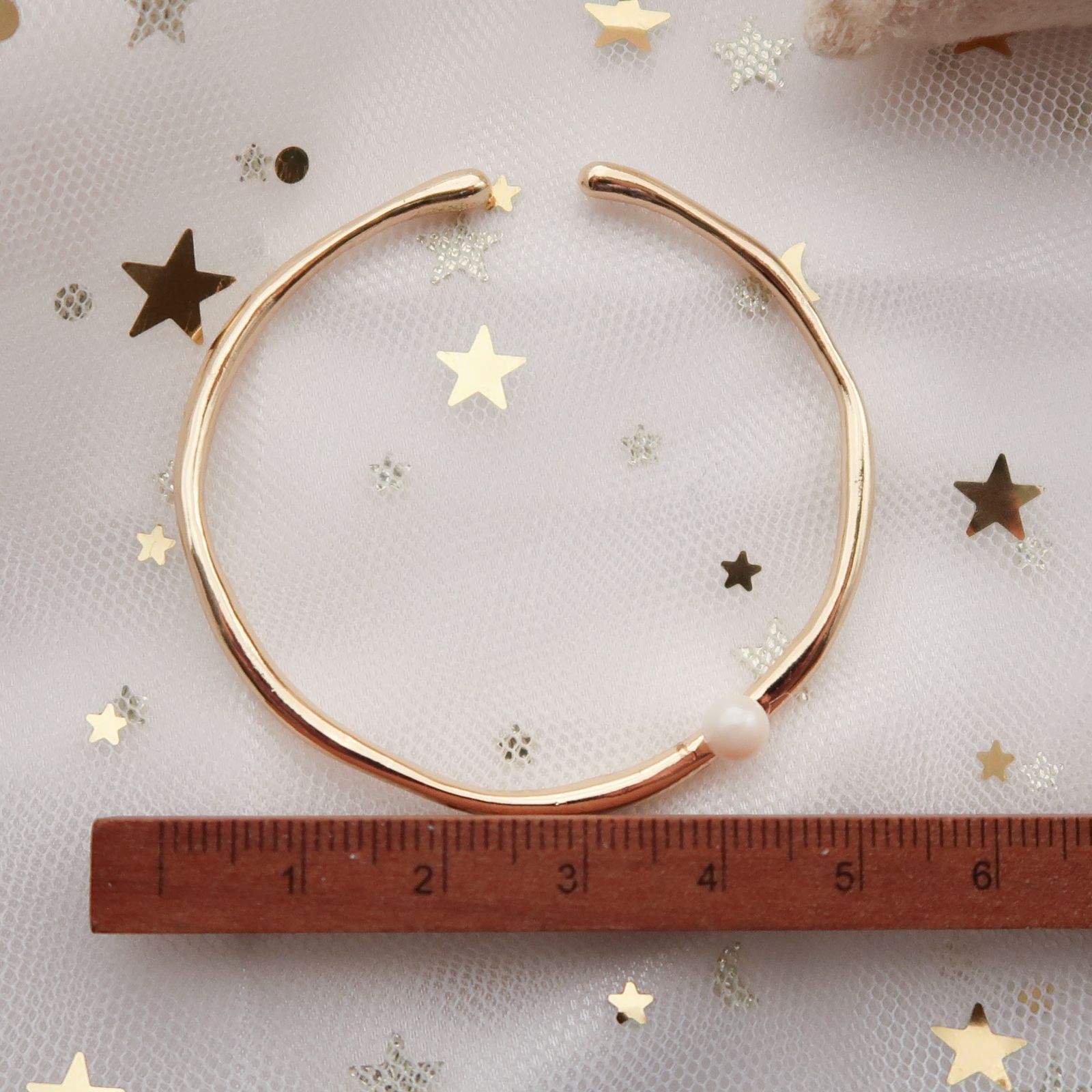 あこや真珠 真多麻色 綺麗な照り 極上本真珠 オープンバングル マルチカラー あこや真珠 真多麻色 綺麗な照り 極上本真珠 オープンバングル マルチ