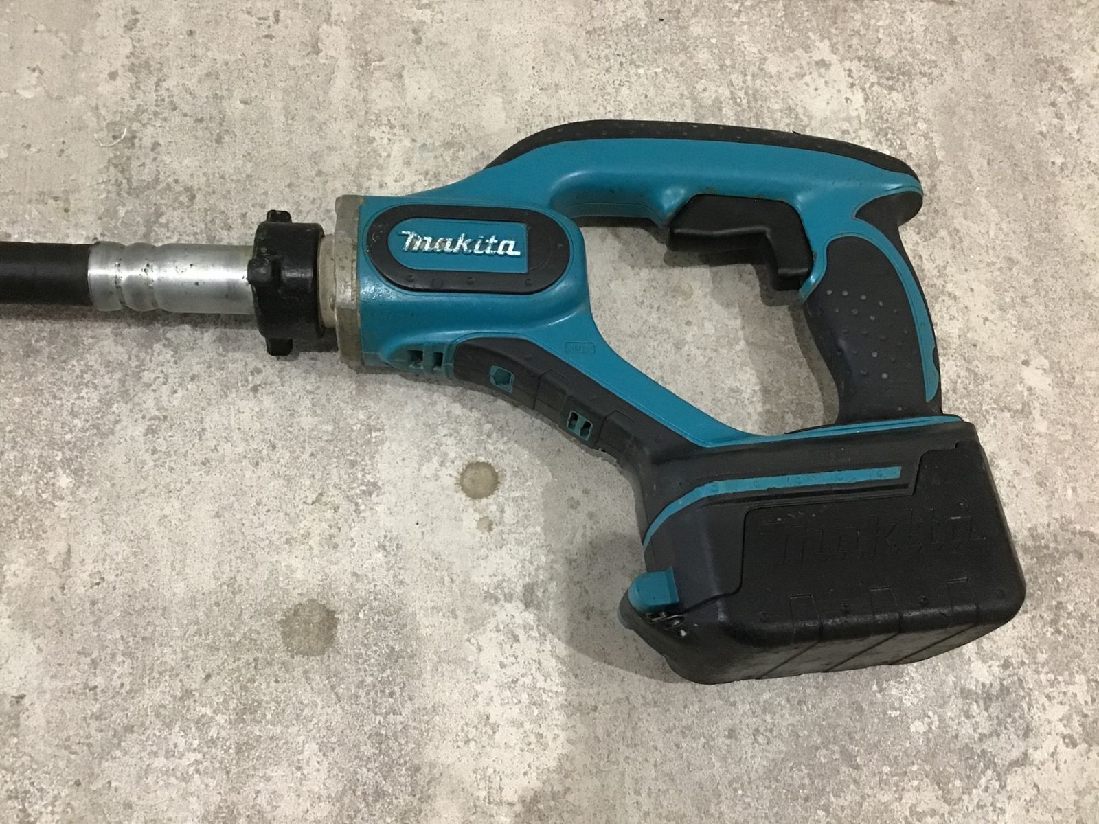 送料含む 品 マキタ makita コードレスコンクリートバイブレータ VR450DZ アクトツール富山店 吊