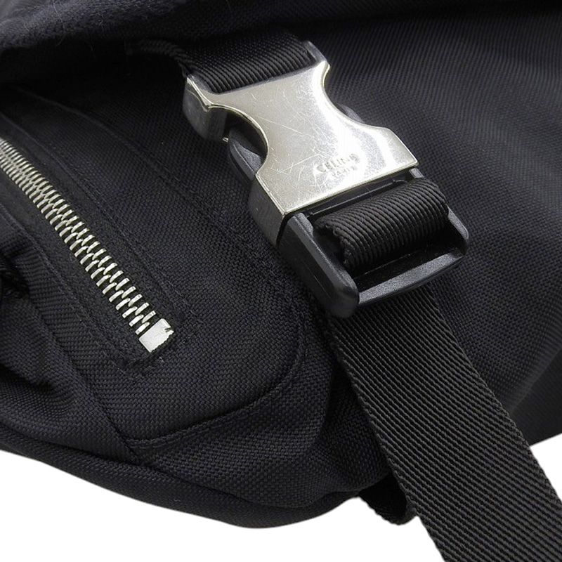 セリーヌ CELINE ミディアム トレッキング メッセンジャー CELINEプリント ナイロン ブラック 198692DMT.38SI 中古 新入荷 OB2531 セリーヌ CELINE トレッキングメッセンジャー ブラック キャンバス