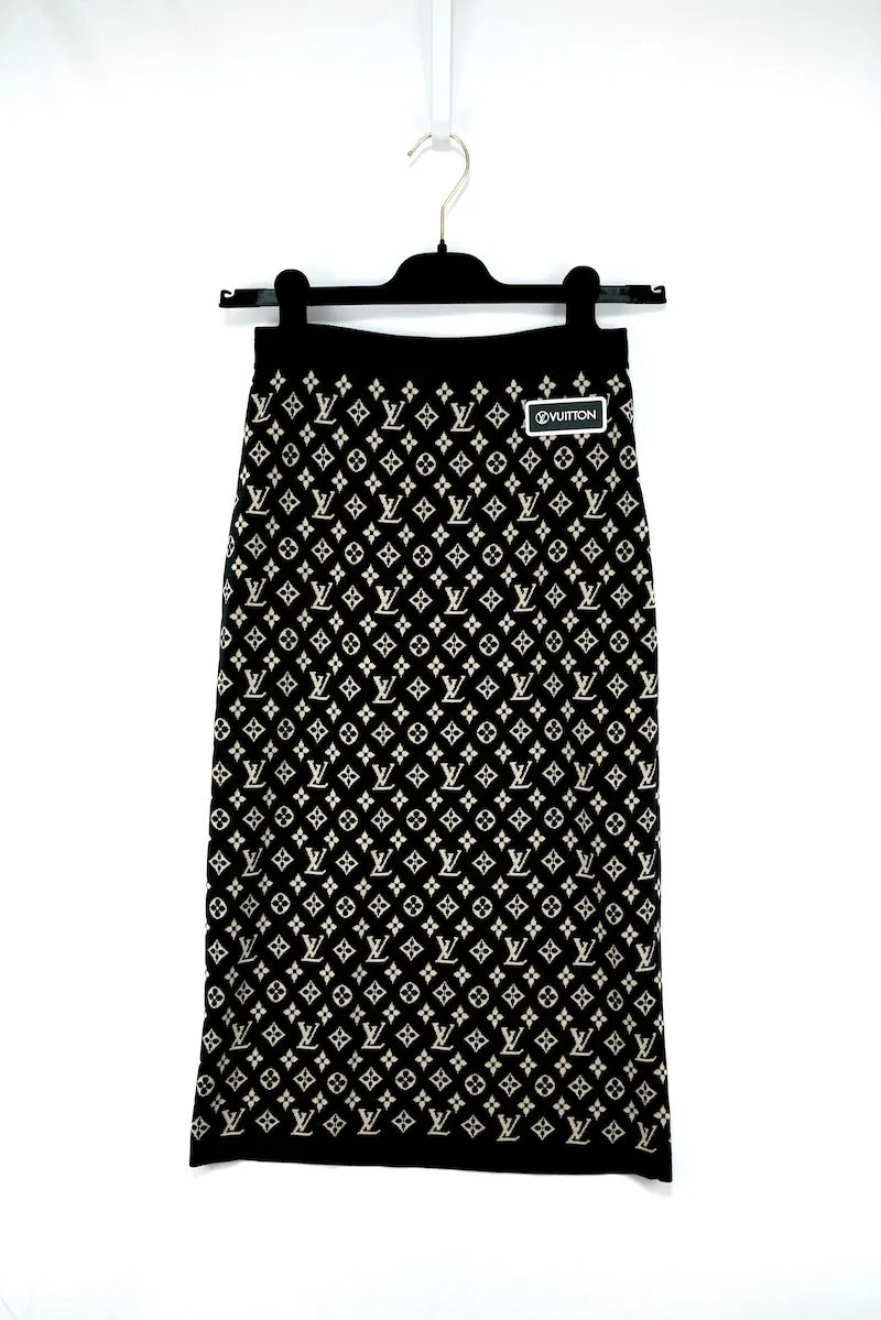 2026年最新】LOUIS VUITTON ロングスカートの人気アイテム - メルカリ