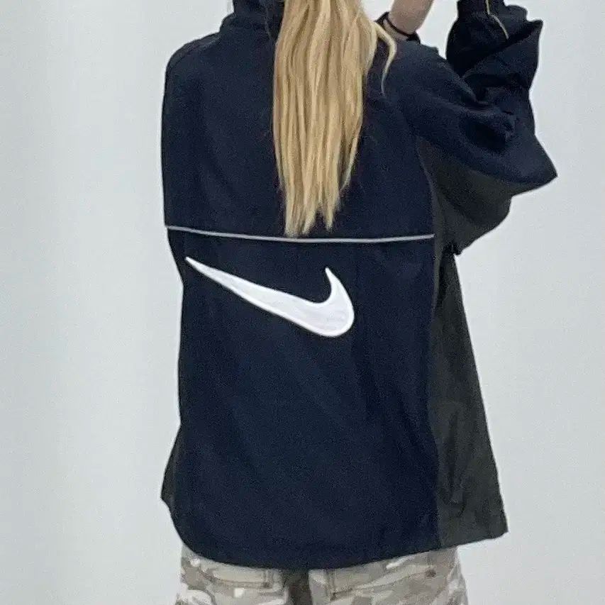 ボーイズ】Nike(ナイキ)ビッグスウォッシュウィンドブレーカー (Nike/キッズアウター) 80915702【BUYMA】