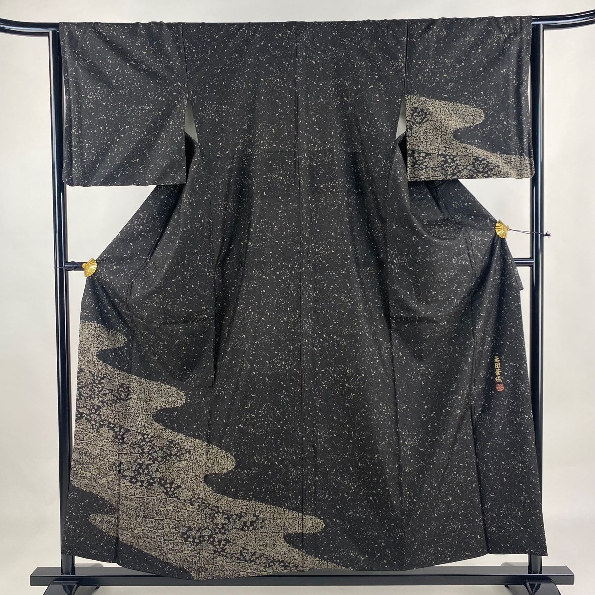 付下げ 身丈155.5cm 裄丈64cm M 袷 紬地 基田蒼成 落款 草花 霞 焦茶色  