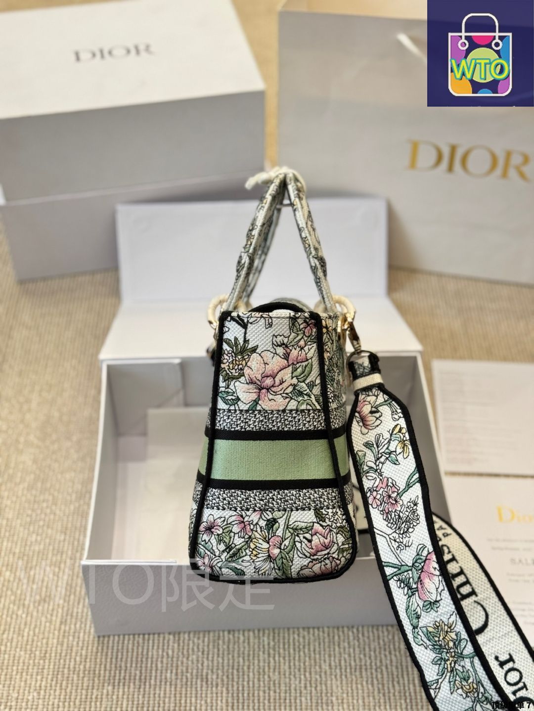 今日特価】Dior Lady D - Lite 刺繍バッグ スターモデル版（Dior