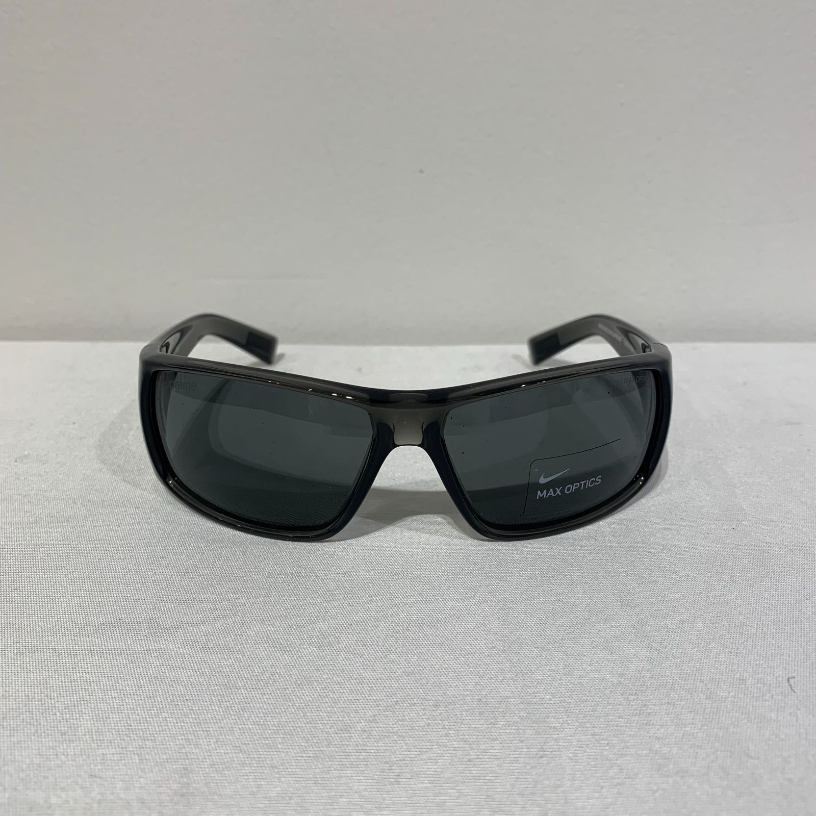 シュプリーム×ナイキ Sunglasses Molten サイドロゴサングラス-1