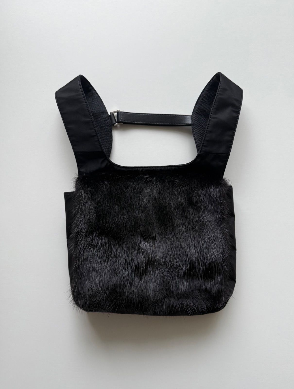 FW1999 PRADA CHEST RIG BACKPACK プラダ 1999年 archive アーカイブ ファー バッグパック チェストリグ バッグ ショルダーバッグ リュック プラダ ボディバック ファー バックパック リュック 90年代