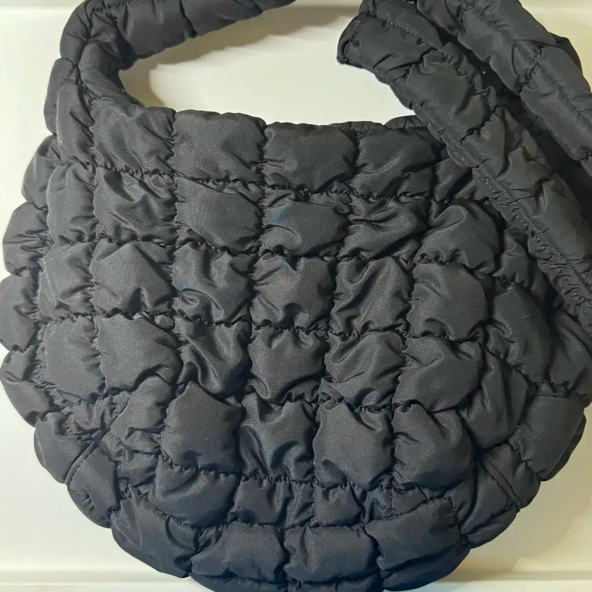 COS コス Quilted メッセンジャーバッグ