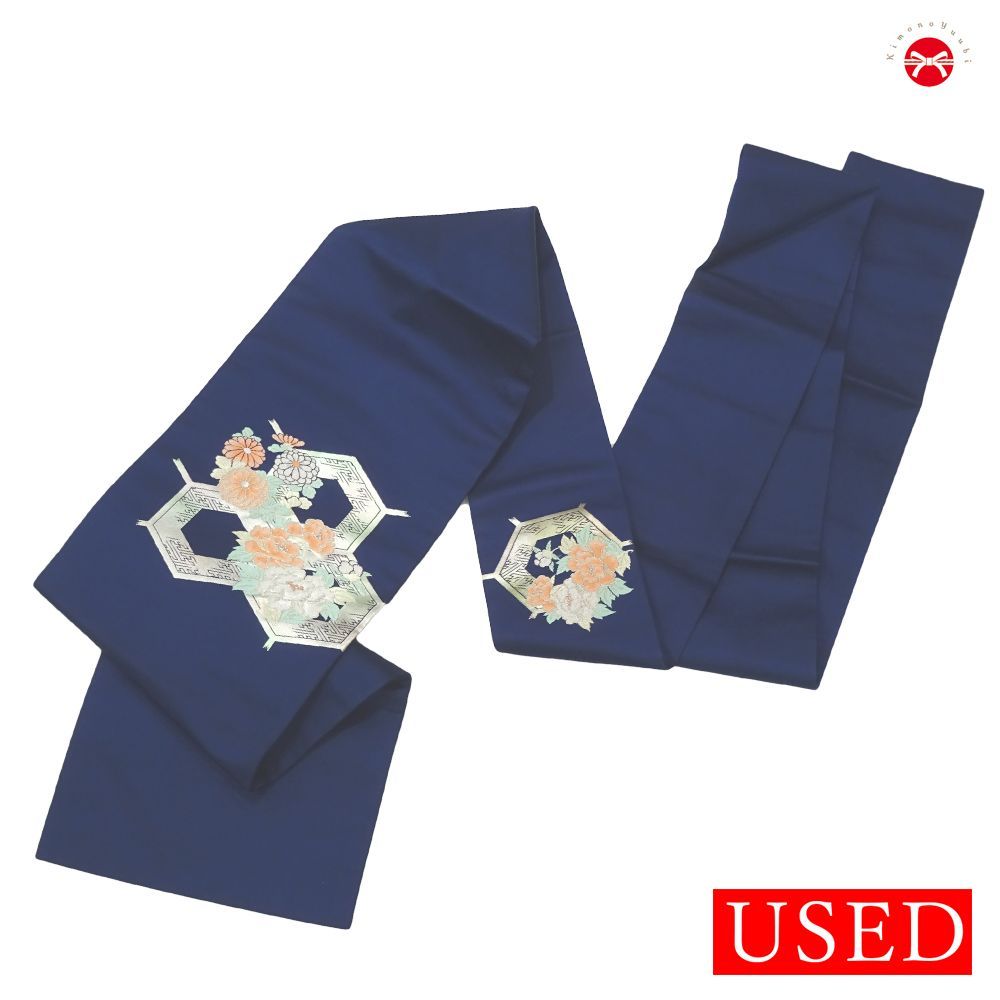 絽毘沙門亀甲に草花模様刺繍名古屋帯中古着 白地に赤・金の