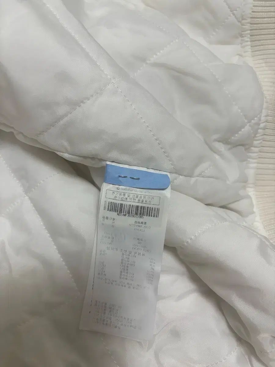 National Geographic ナショナルジオグラフィック 白 XS ダウン