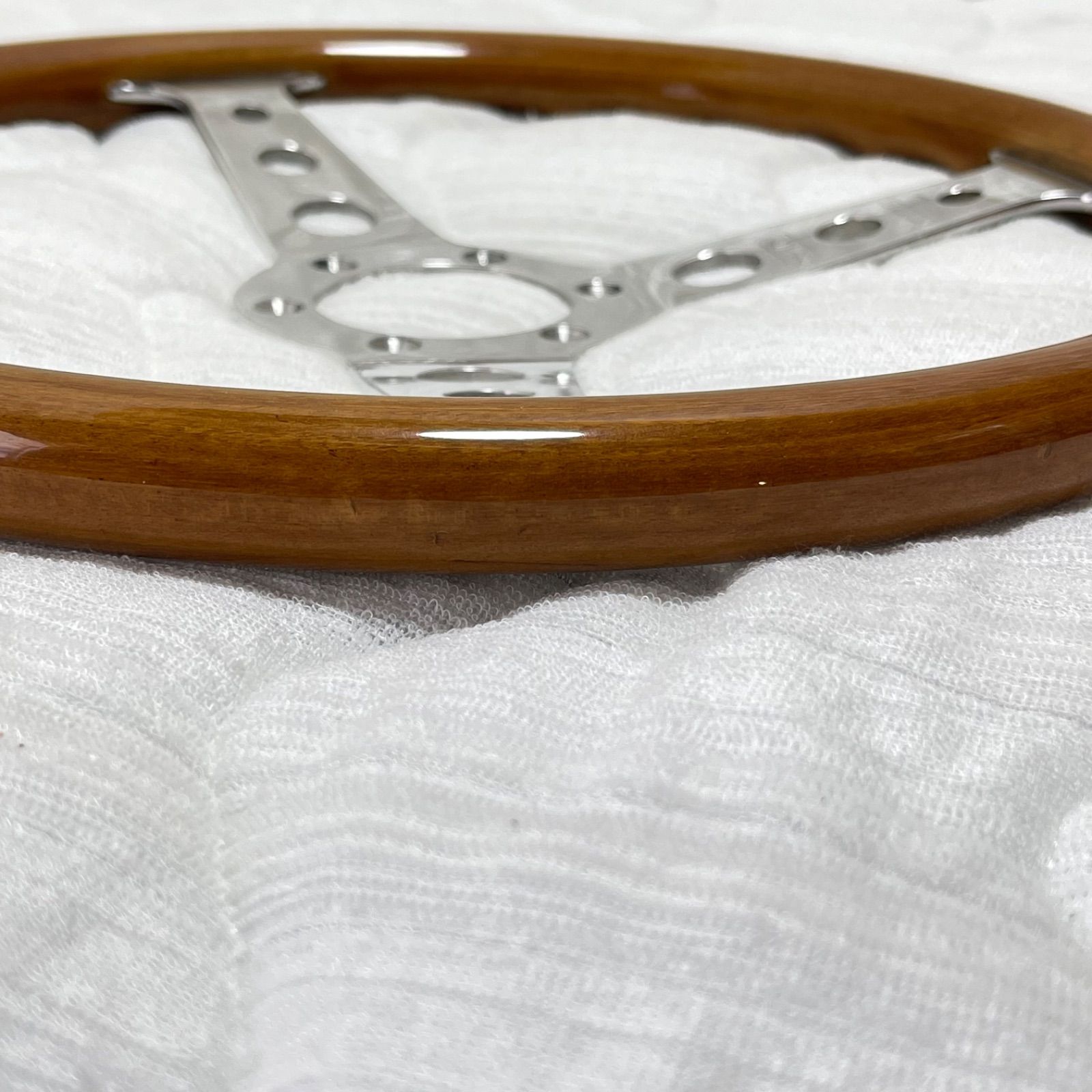 ウッドステアリング MOMO