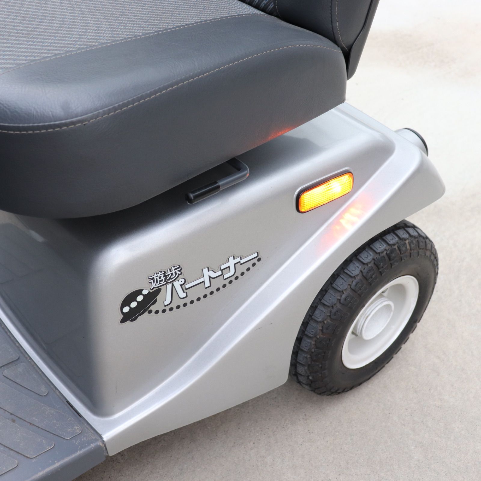 ☆SERIO 遊歩 パートナー SBT40 4輪電動セニアカー 音声案内付き！全輪
