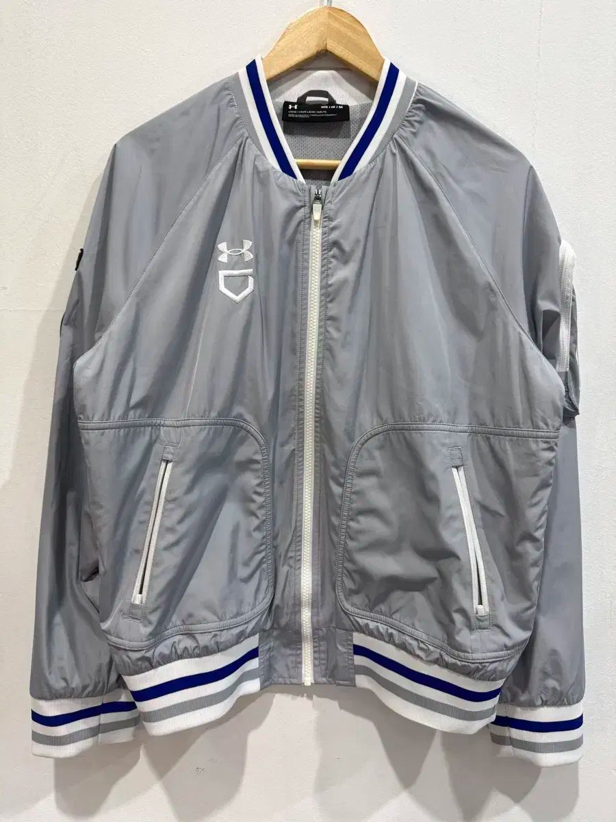 UNDER ARMOUR 野球用ウェア Mサイズ アンダーアーマー 野球 アウター M