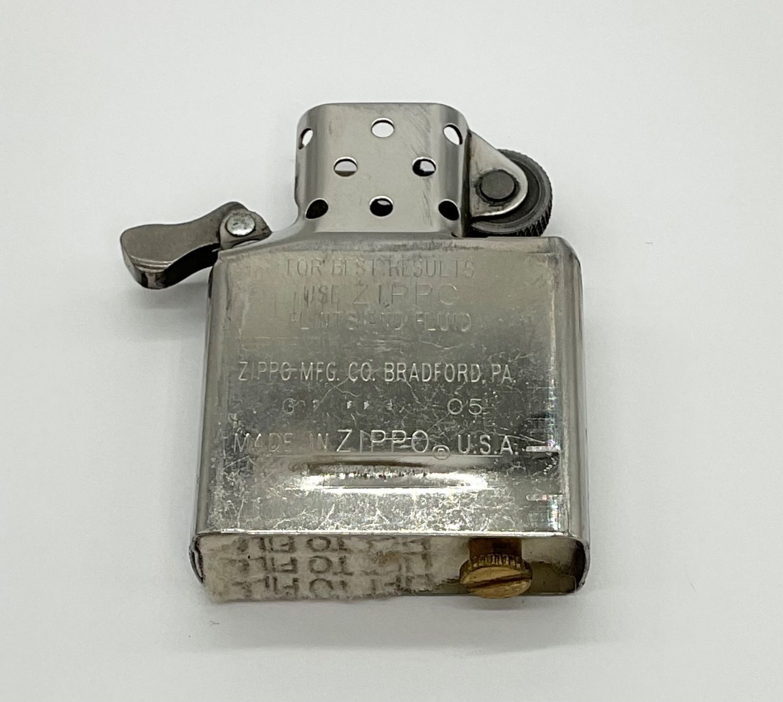  ZIPPO ジッポー 歴代ボトム メタル貼り 両面彫刻 シリアルナンバー No.5520 ブラス 2004年製 ライター本体 喫煙具 ライター
