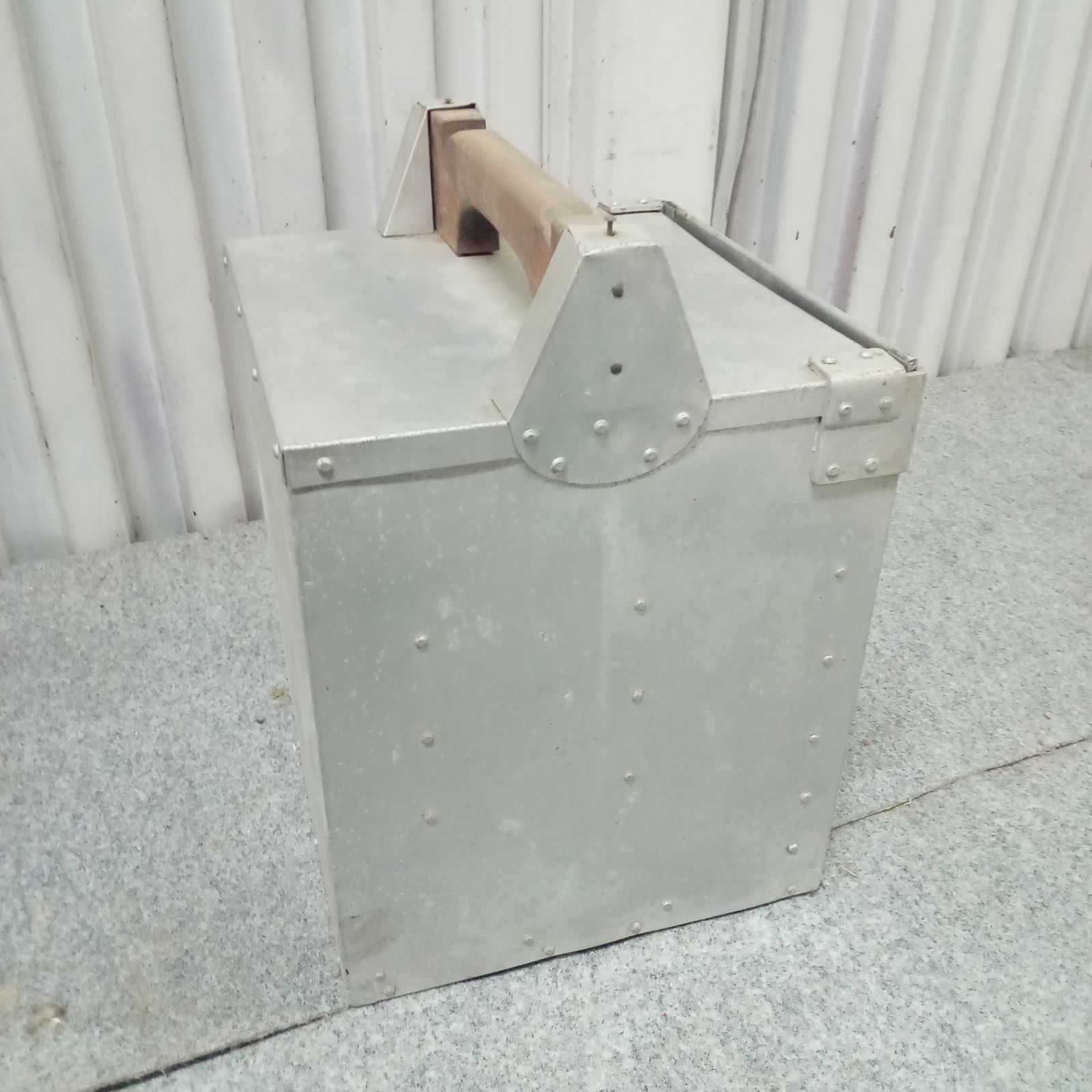 ◯ おかもち 出前 レトロ 出前箱 岡持ち オカモチ - メルカリ ◯ おかもち 出前 レトロ 出前箱 岡持ち オカモチ - メルカリ