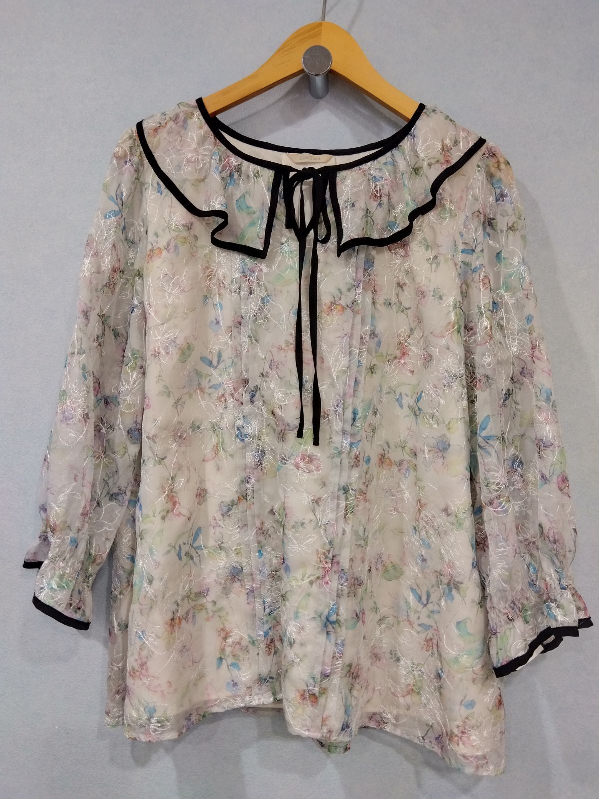 M08 Rose Tiara ローズティアラ トップス ブラウス フラワー